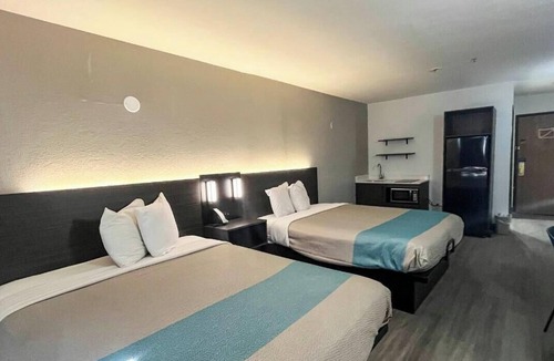 Tillmans Corner Hotel | Studio 6 – Mobile, AL