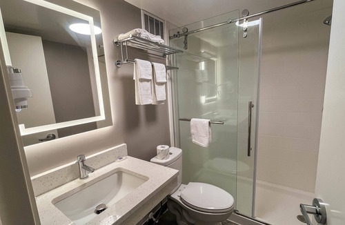 Rockford Hotel | Studio 6 Rockford, IL – RFD Airport