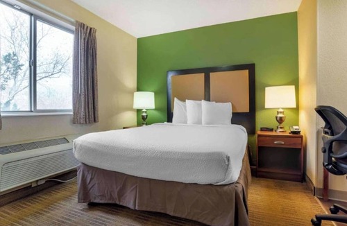 Tougaloo Hotel | Studio 6 Suites Jackson Ridgeland MS