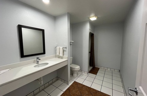 Urbana Hotel | Studio 6 Suites Urbana, Il