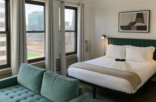 East Hyde Park Apartment | Studio Apt Comfy & Sunlit - Algonquin 5A