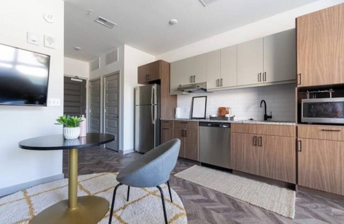 Urbana Apartment | Studio near UIUC/Yugo Guest Suites Dnn