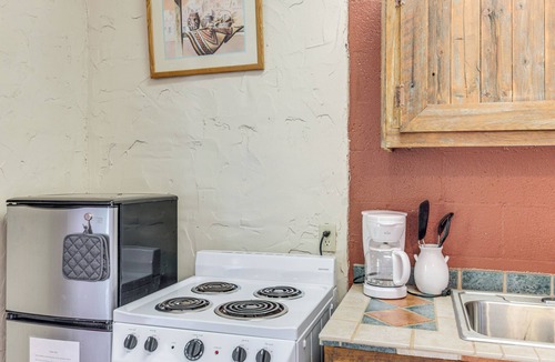 Whitney Apartment | Studio w/Trail Access: 8 Mi to Lake Whitney St Pk