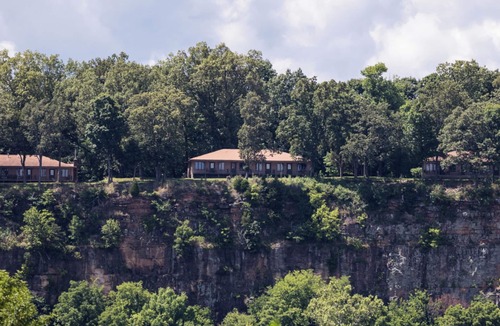 Golconda House | Studio w/ Full Kitchen - Peaceful Adventures Begin Here!
