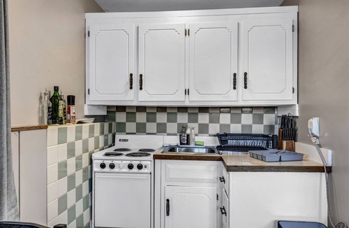 Aurora Apartment | Studio1120F/BigTV/PKG/near Chicago Outlet Mall/Downtown Aurora/Hollywood Casino