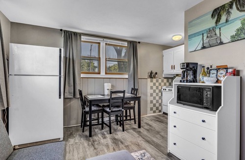 Aurora Apartment | Studio1120F/BigTV/PKG/near Chicago Outlet Mall/Downtown Aurora/Hollywood Casino