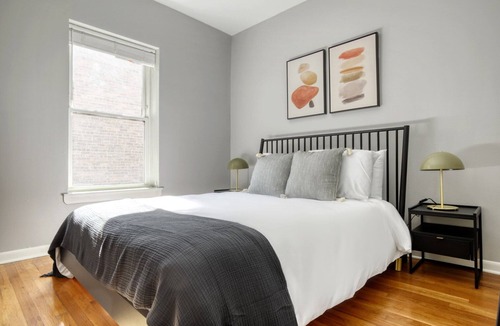 Lakeview Apartment | Stunning Lakeview 3BR w/ W/D & BBQ, nr Belmont L, by Blueground