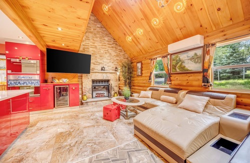 Long Pond House | Stunning! Pocono Escape! HotTub Sauna Pool Ski Pet-Friendly Fireplace Fishing