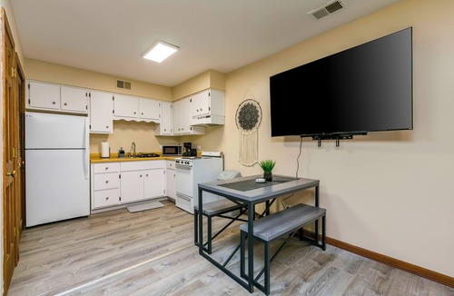 Highland Park Apartment | Stunning & Stylish Downtown Studio - Highland Park