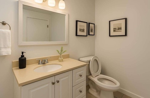 West Loop Apartment | Stylish 1BR in West Loop