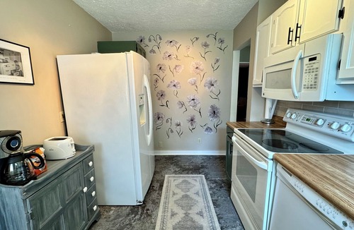 Bloomington House | Stylish 2BR Charmer Close to Everything
