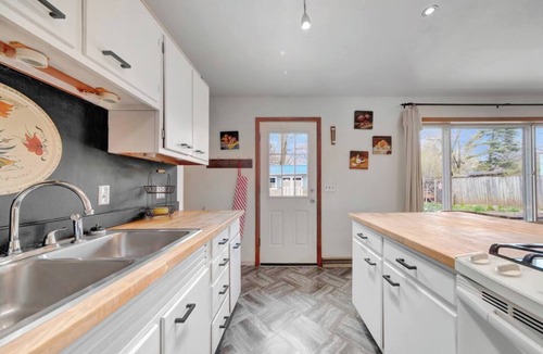 Urbana House | Stylish 3BR Private Home Near UIUC & Downtown