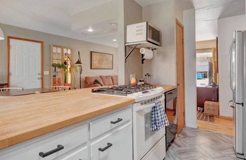 Urbana House | Stylish 3BR Private Home Near UIUC & Downtown