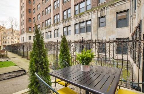 Edgewater Beach House | Stylish Chicago Retreat Walk to Loyola University