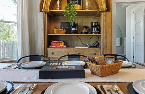 Benson House | Stylish, comfortable centrally located home! TVs in every room, cable