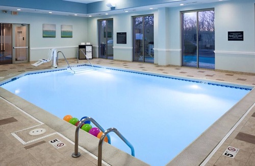Skokie House | Stylish & Comfortable King Suite! Pool, Gym