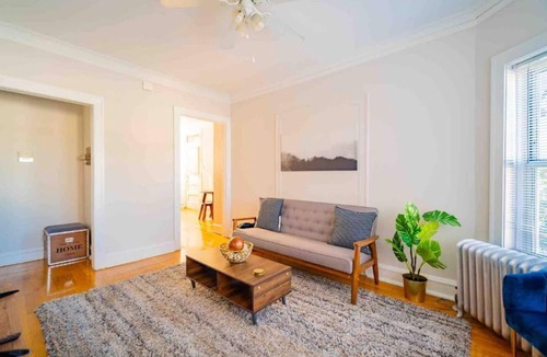 Ravenswood House | ⭐|Stylish|Comfy|Lincoln Sq.| 2BR |✨|Near Wrigley|⭐