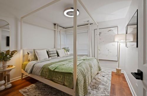 Evanston House | Stylish Evanston Retreat Near NU & Lakefront