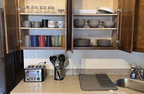 Avondale Apartment | Stylish, Inviting 2-BR near Logan Square and Wrigley Field