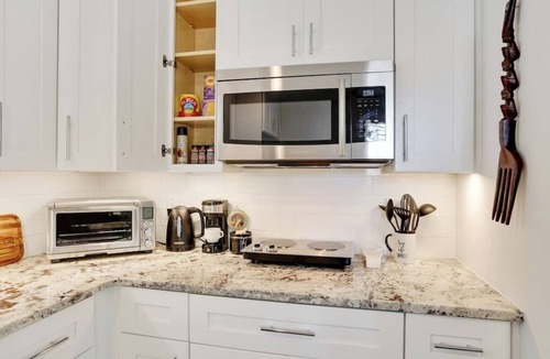 Cabbagetown House | Stylish Sanctuary | Tiny Luxury in a Hip Area