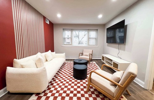Lake View East Apartment | Stylish, Sleeps 6, 1 Free Parking