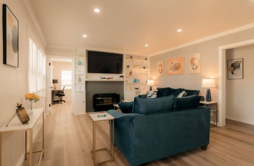Orange Prairie Apartment | Stylish Suburban Escape | Thoughtfully Designed 3BD for Work & Family Travel