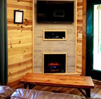 Equality House | Sublime Cabin with Hot-tub and Fire Pit in Herold, Illinois