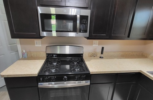 University Park House | Suburban area with King Bed Comfy 3 bedroom home