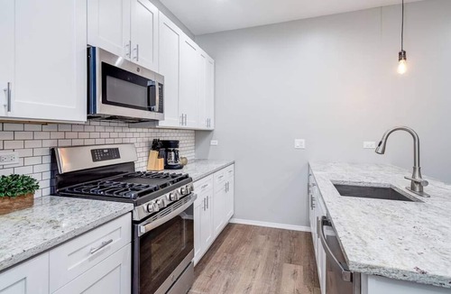 Wrightwood Neighbors Apartment | Suite 1 on Southport 4 Queen Beds!
