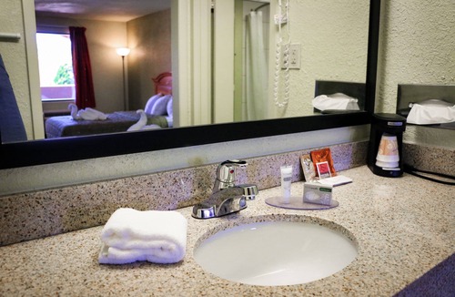 Mattoon Hotel | Suite Dreams Hotel