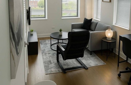 West Loop Apartment | Sun-Drenched 1BR Apartment