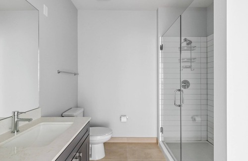 Arlington Heights Apartment | Sunlit Arlington Heights 1BR w/ Gym & W/D, near I-90, by Blueground