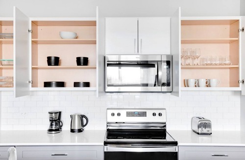 Arlington Heights Apartment | Sunny Arlington Heights 1BR w/ Gym & Dog Spa, easy commute, by Blueground