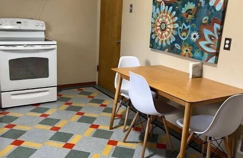 Edwardsville Apartment | Sunny Mid-Century Modern duplex with a garage