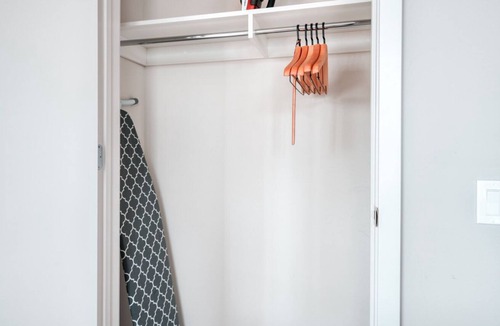 River West Apartment | Sunny River West 1BR w/ Rooftop & Gym, steps to Blue Line, by Blueground
