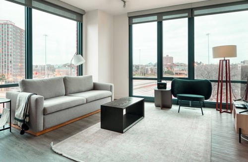 River West Apartment | Sunny River West 1BR w/ Rooftop & Gym, steps to Blue Line, by Blueground