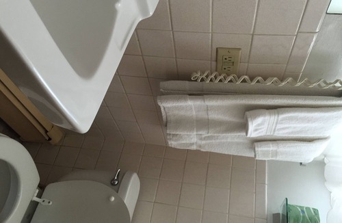 Lake Bluff Hotel | Sunset Motel