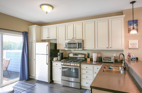 Ottawa Condo | Sunshine Terrace | 2 Bed, 2.5 Bath