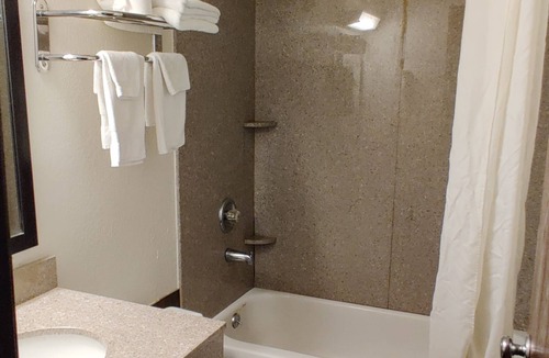 Champaign Hotel | Super 8 by Wyndham Champaign