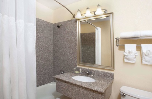Northlake Hotel | Super 8 by Wyndham Chicago Northlake O'Hare South