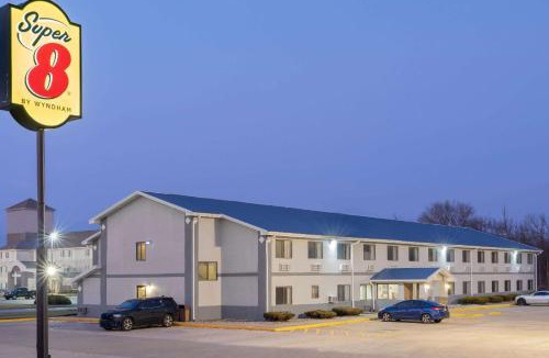 Danville Hotel | Super 8 by Wyndham Danville