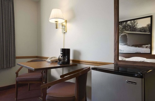 Danville Hotel | Super 8 by Wyndham Danville