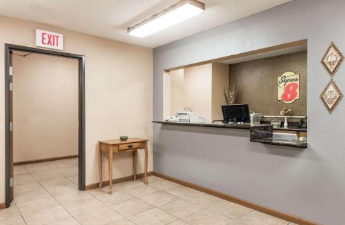 Greenville Hotel | Super 8 by Wyndham Greenville