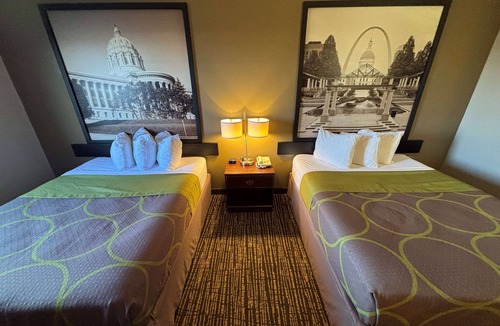 Jerseyville Hotel | Super 8 by Wyndham Jerseyville