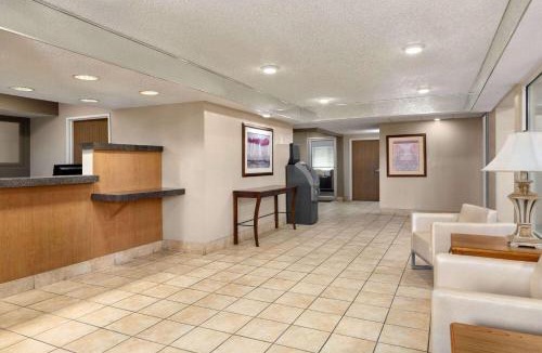 Joliet Hotel | Super 8 by Wyndham Joliet I-55 N/Chicago