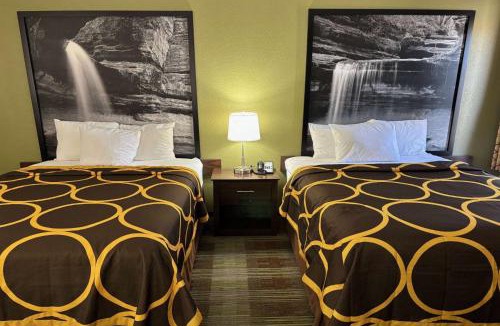 Lincoln Hotel | Super 8 by Wyndham Lincoln