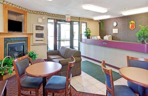 Monee Hotel | Super 8 by Wyndham Monee I-57