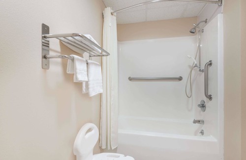 Mount Carmel Hotel | Super 8 by Wyndham Mt. Carmel IL