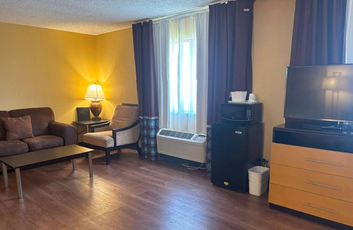 O'Fallon Hotel | Super 8 by Wyndham O'Fallon
