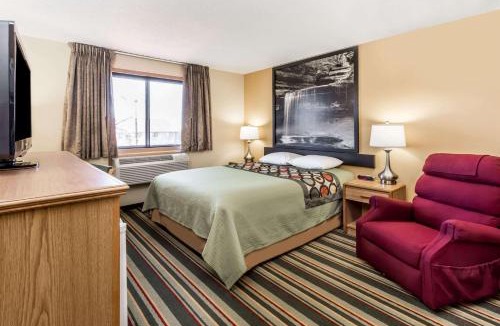 Ottawa Hotel | Super 8 by Wyndham Ottawa Starved Rock